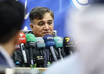 تاجرنیا خطاب به خبرنگاران : خدا نگهدار دیگر به من زنگ نزنید!