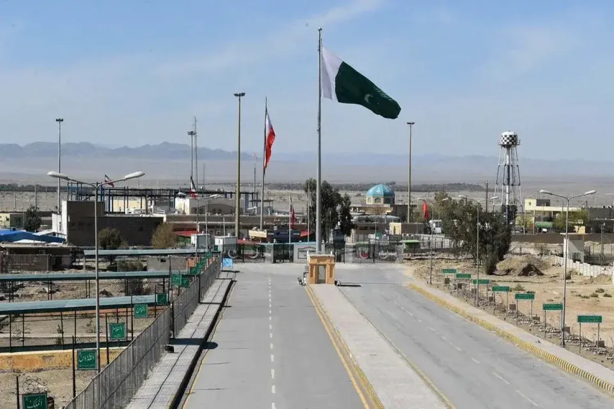 صادرات ایران به پاکستان موقتا متوقف شد؛ واردات ادامه دارد