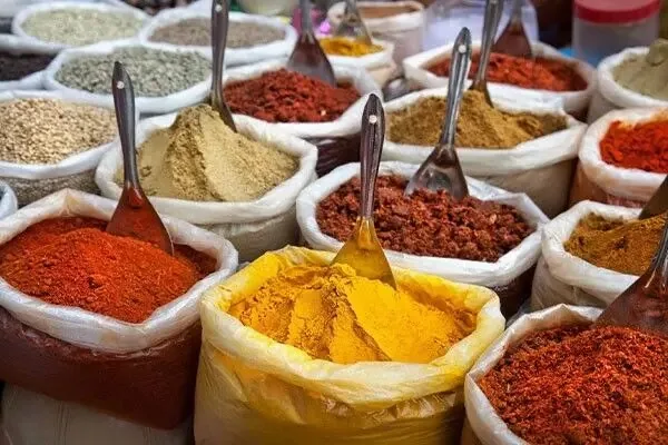 زردچوبه و هل هم نجومی شد؛ افزایش شدید قیمت ادویه