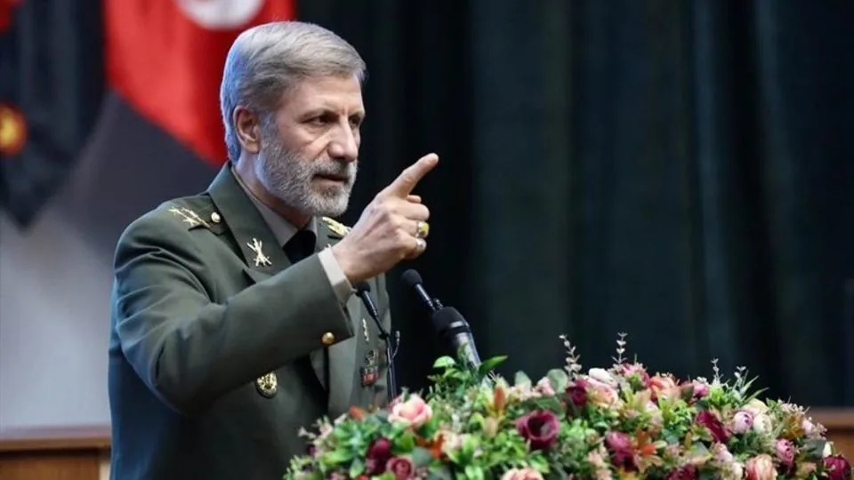 امیر حاتمی: تنگه هرمز در نظارت کامل ایران است/ آماده هر نبردی هستیم
