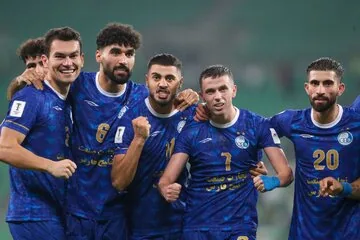 استقلال با کمی تیزهوشی تراکتور را شکست میدهد؛ مهار حسینزاده رمز موفقیت تیم است