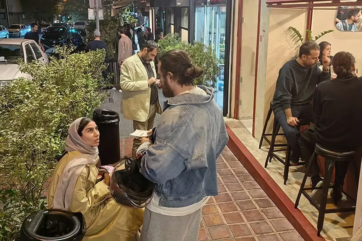 چرا کافههای مرکز تهران به «فضای سوم» زندگی شهروندان تبدیل شدهاند؟