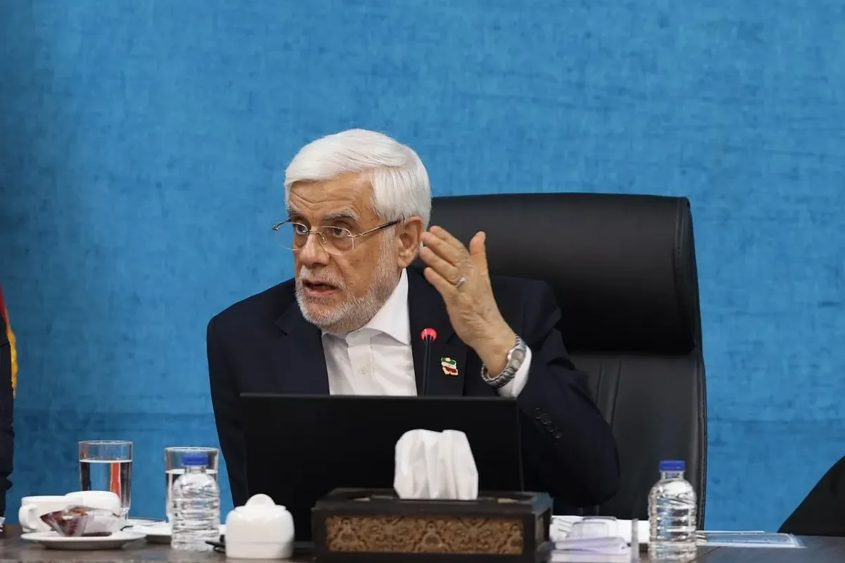 عارف: با وجود شرایط جنگی، ورود گردشگران به ایران روند افزایشی داشته است