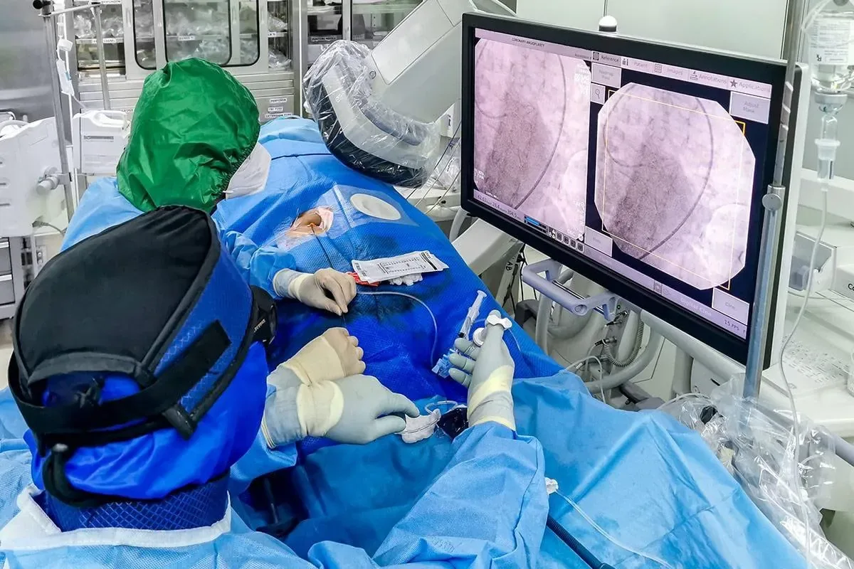 آنژیوگرافی قلب چگونه انجام می شود و چه خطراتی دارد؟
