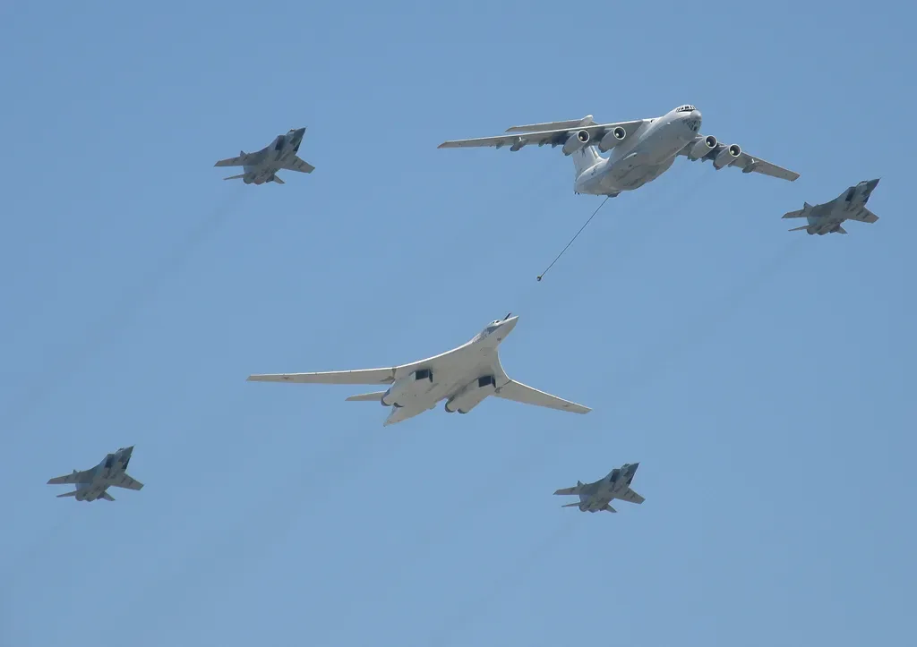 پرواز بمب‌افکن راهبردی Tu-160