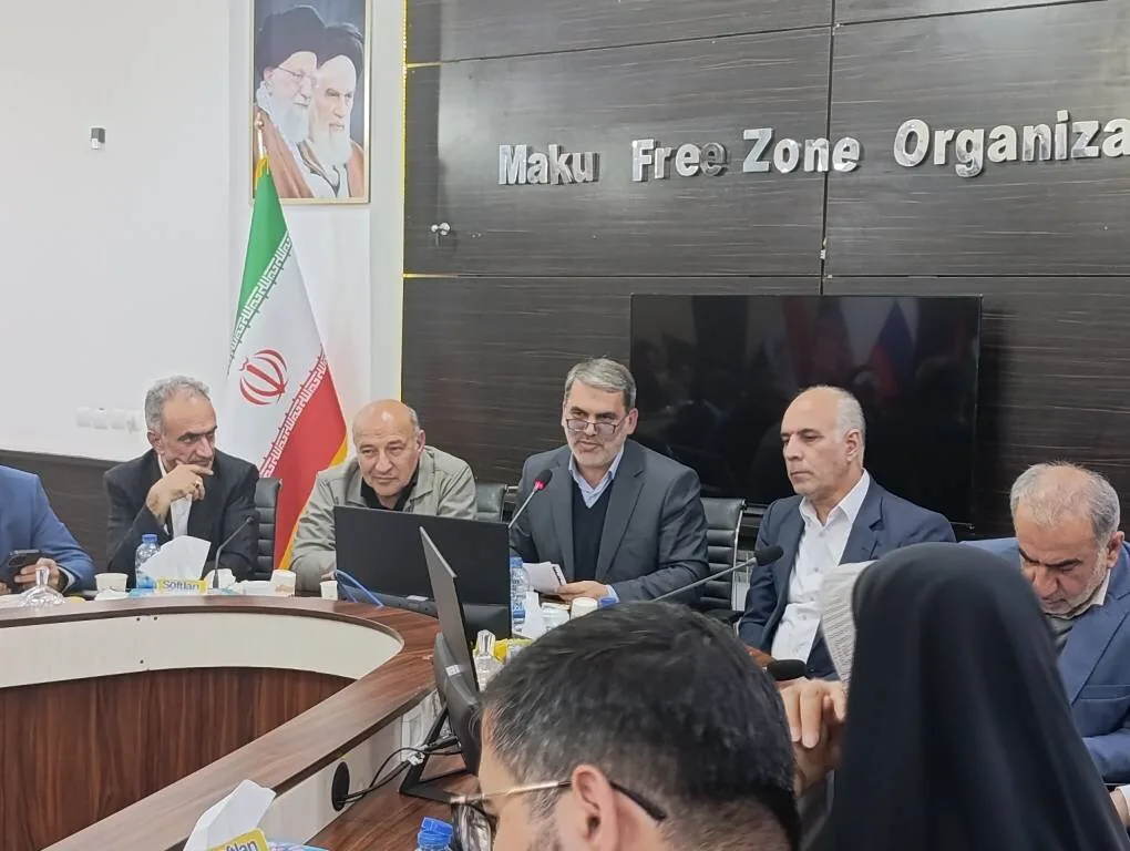 تأکید نمایندگان بر رفع موانع گمرکی و رونق تولید در ماکو