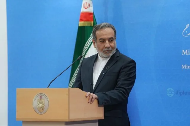 عراقچی: تهران آماده مساعدت برای توقف جنگ عربستان و یمن است