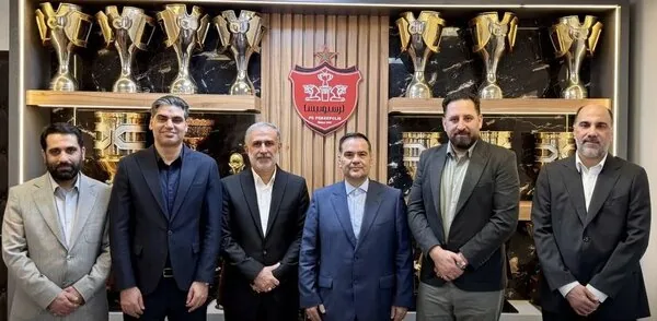 استعفای پی در پی برای حضور در پرسپولیس