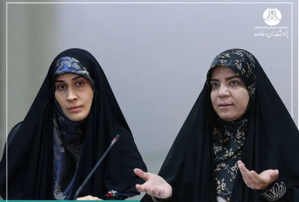 نقشآفرینی زنان در جنگ تحمیلی سوم و بررسی برجستهسازی آن در پیام رهبر معظم انقلاب