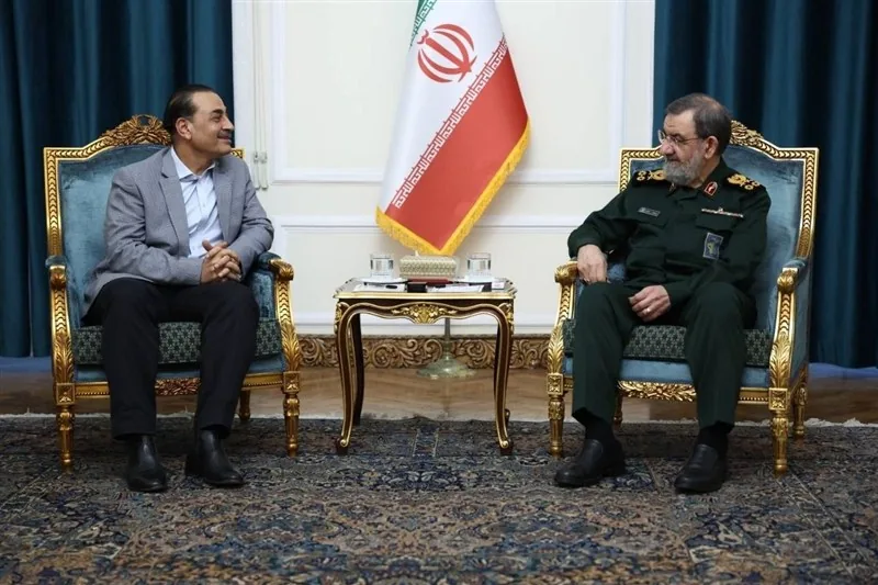 سرلشکر رضایی: ذرهای از مواد هستهای غنی شده از ایران خارج نمیشود