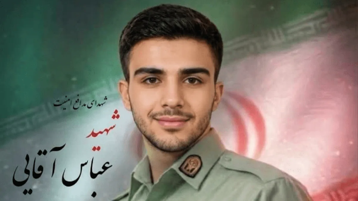 لحظاتی از اعلام خبر شهادت شهید عباس آقایی به خانواده ایشان +فیلم