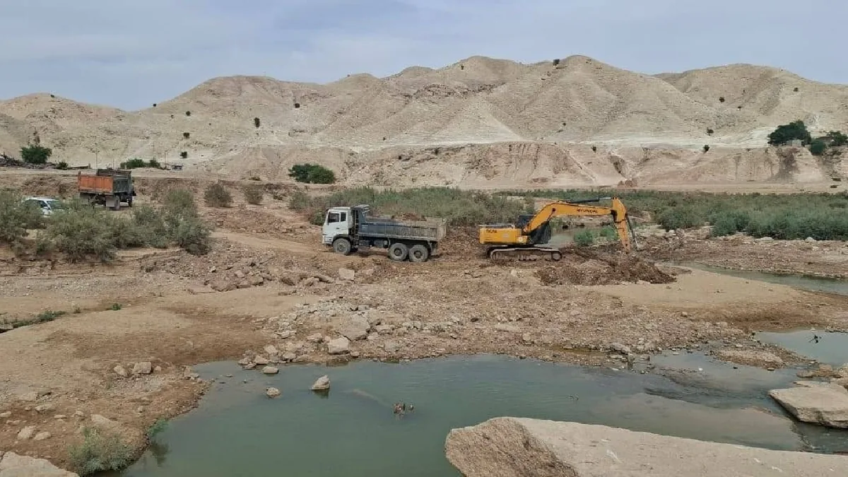 عملیات برداشت غیرمجاز کوپال رودخانهای در مسجدسلیمان متوقف شد