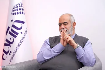 انتقاد حسام الدین آشنا به برنامه «به وقت ایران»؛ در سیمای ملی، مجریان و میهمان به یک اندازه فرصت سخن دارند