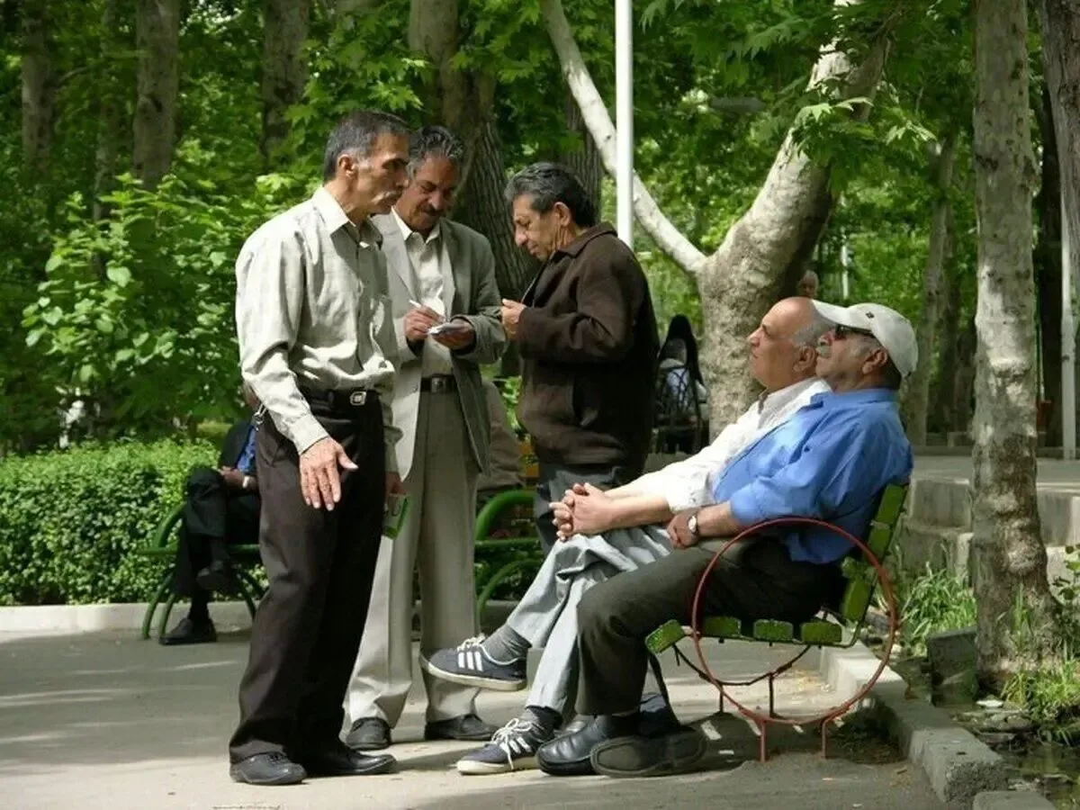 خبر خوش برای بازنشستگان / اعتبار یک ماه مستمری زودتر در دسترس قرار گرفت