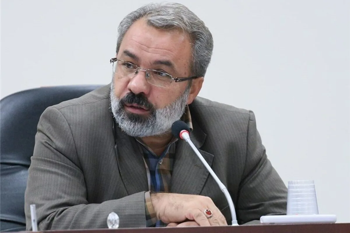 نماینده مجلس: با والدینی که برای جلب توجه در فضای مجازی جان فرزندان خود را به خطر میاندازند برخورد شود/ مجازات متخلفان باید اعلام کنند