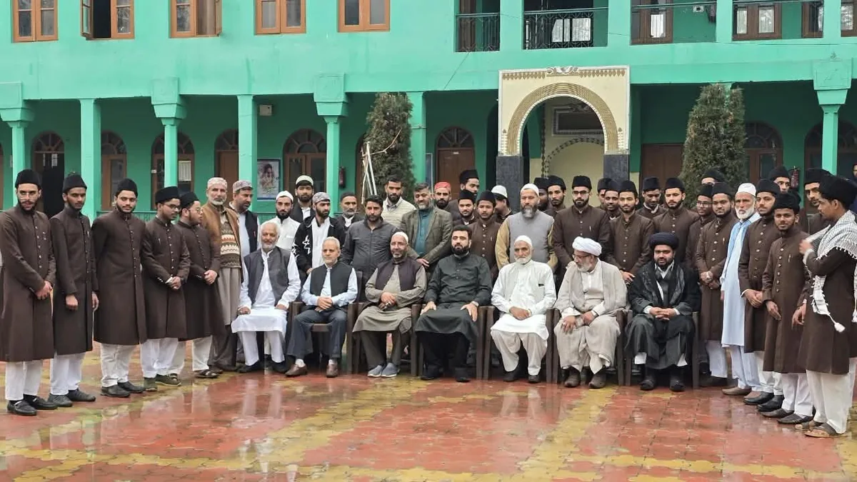 بازدید هیئت جامعه امامیه تنظیم‌المکاتب لکهنو از حوزه علمیه باب‌العلم کشمیر