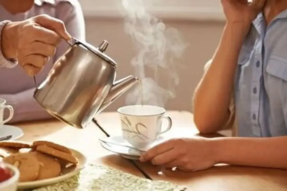 چای شبانه چه بلایی سر خواب میآورد؟