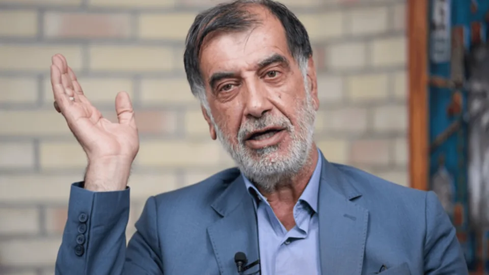 محمدرضا باهنر از مجری صداوسیما عذرخواهی کرد