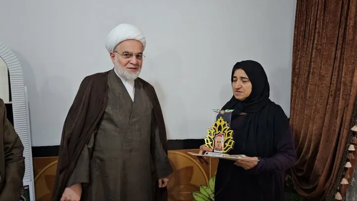 تقدیر نماینده ولی‌فقیه در کردستان از علمای اهل سنت روستای انجمنه