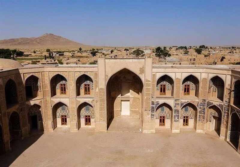 روبیو در بهترین حالت بیسواد است!