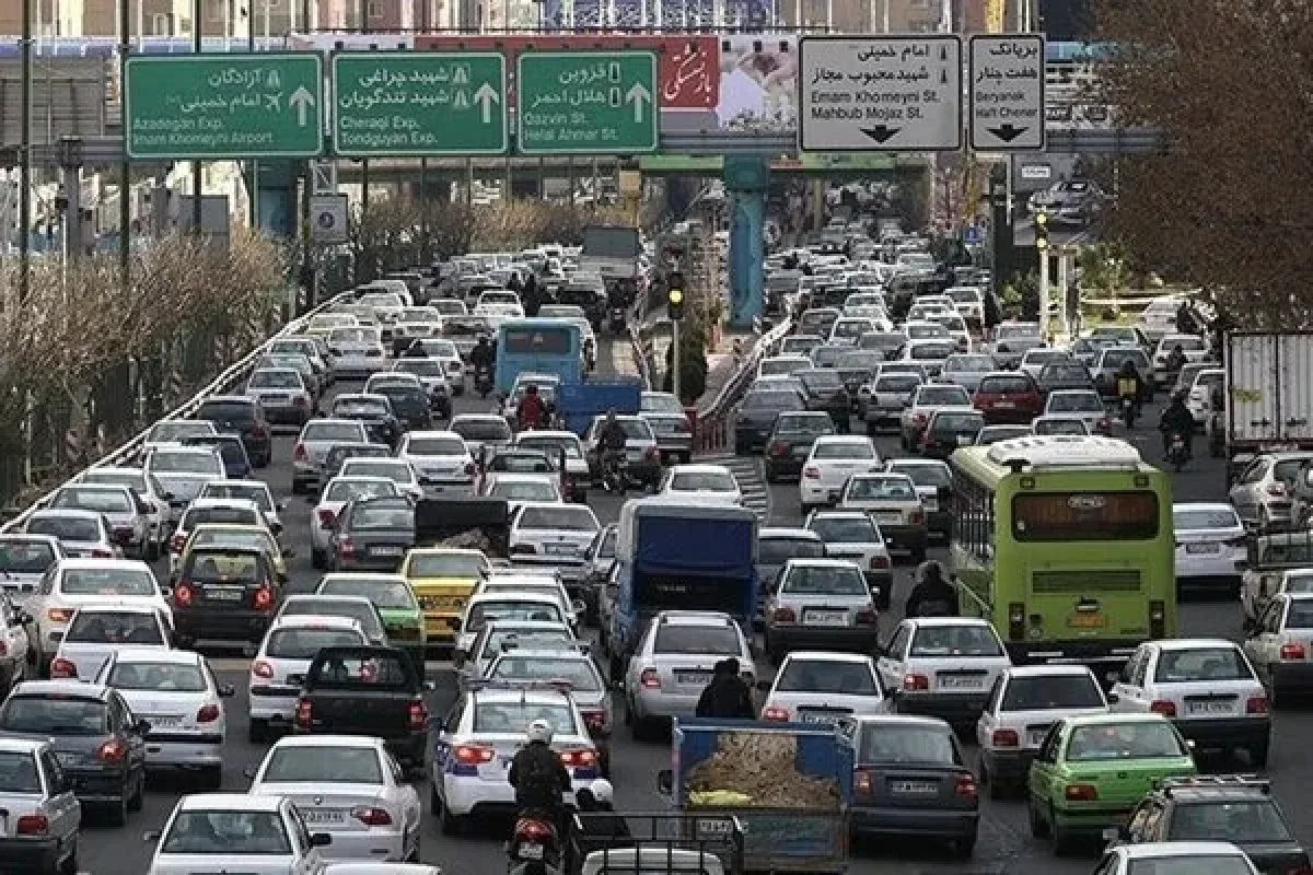 ترافیک نیمهسنگین در ۳ محور پرتردد تهران