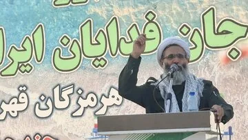 امام جمعه قشم: ایستادگی مردم و نیروهای مسلح، پشتوانه امنیت تنگه هرمز است