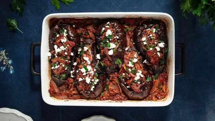 نکات و فوتوفن های طرز تهیه ایمام بایلدی (بادمجان شکمپر ترکیهای)