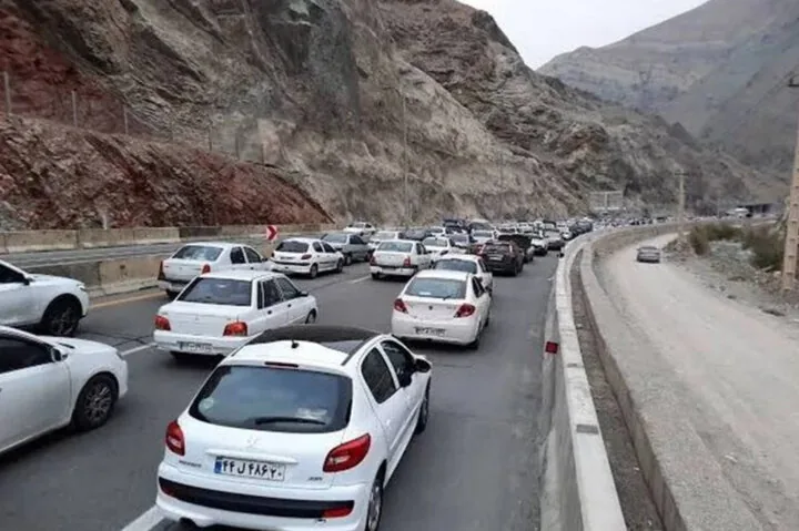 ترافیک نیمهسنگین در ۳ محور منتهی به تهران