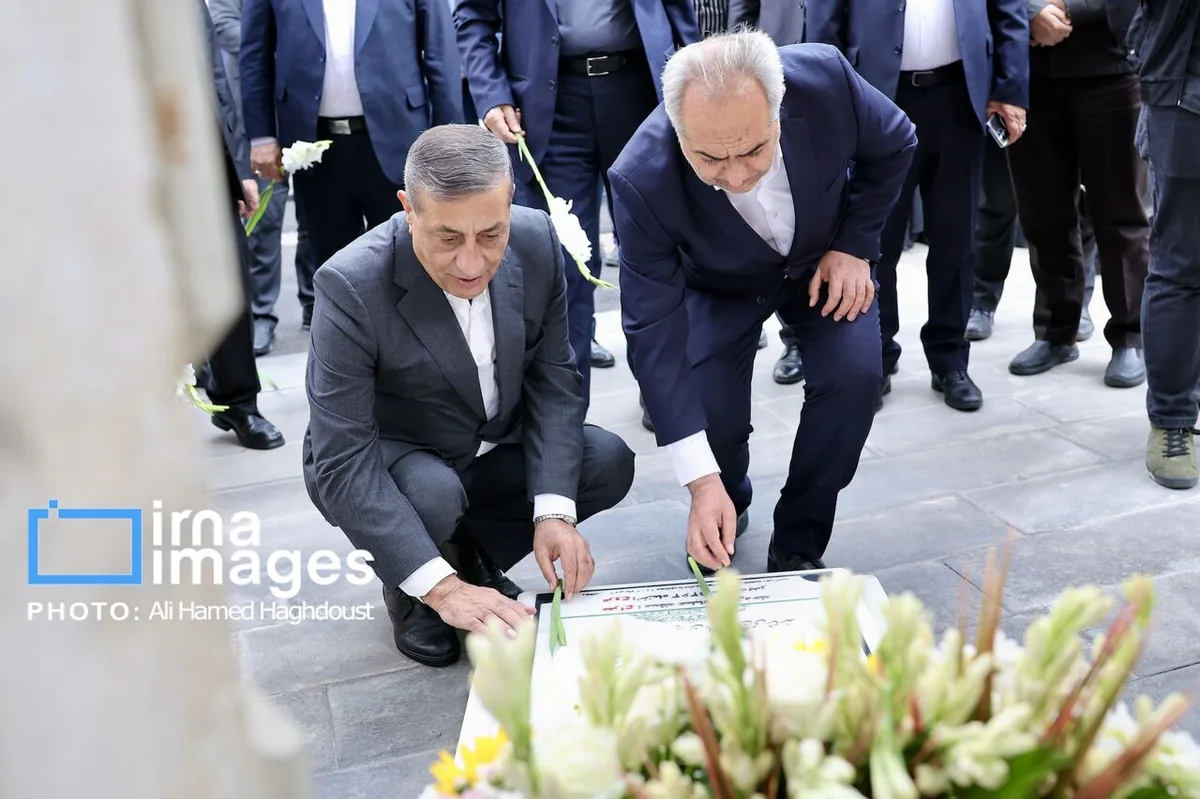 ادای احترام معاون اجرایی رئیس جمهور به مقام شامخ شهدای گمنام