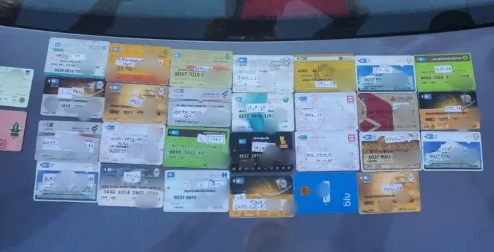 کشف نان خارج از شبکه با ۲۸ کارت بانکی؛ خودروی متخلف توقیف شد