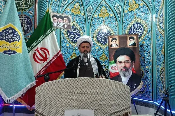 امام جمعه کنگاور: دخالت در انتصابات، مدیریت کشور را تضعیف میکند