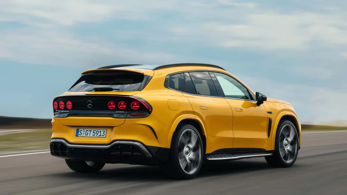 خودروی Mercedes-AMG GT معرفی شد؛ قدرت ۱۱۵۳ اسب بخار و سه موتور برقی | دیجینوی
