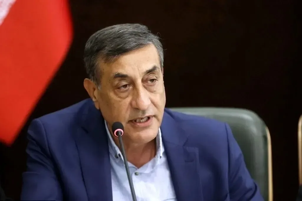 بازدید سرزده قائمپناه از وضعیت بهداشت یک رستوران در شهر رضی