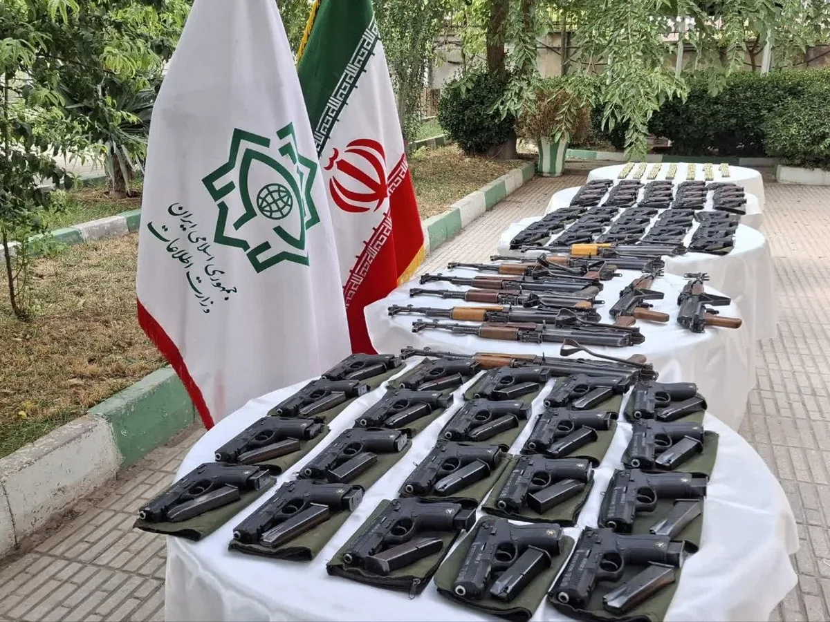 بازداشت ۲ عضو تیم قاچاق سلاح جنگی از اقلیم کردستان/ ضبط ۱۰۹ قبضه سلاح جنگی