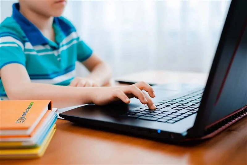 با بیسوادی این دانشآموزان مجازی چه کنیم؟