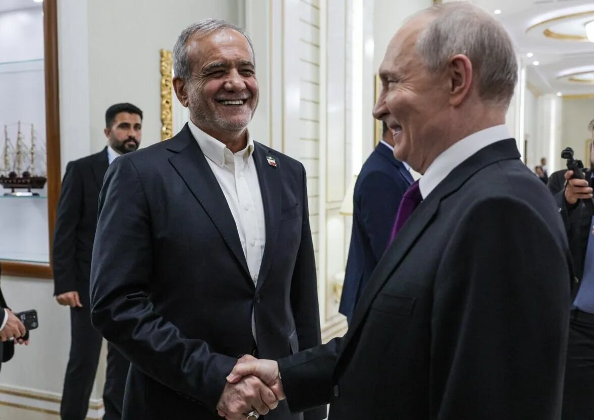 پوتین پس از مشورت با پزشکیان، دیدگاه کامل ایران در مورد راههای حل بحران را به ترامپ منتقل کرد