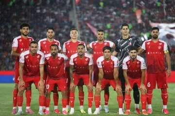 عکس| بازیکنان مغضوب پرسپولیس روی پوستر بازی با صنعت نفت!