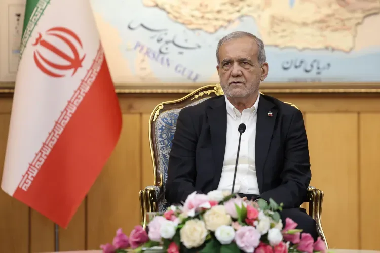 پزشکیان پیش از عزیمت به روسیه: در این سفر، دیدار و گفتوگوی مستقیمی با آقای پوتین خواهم داشت / در این دیدار، درباره توسعه روابط دوجانبه و موضوعات مختلف مورد علاقه دو کشور گفتوگو خواهیم کرد