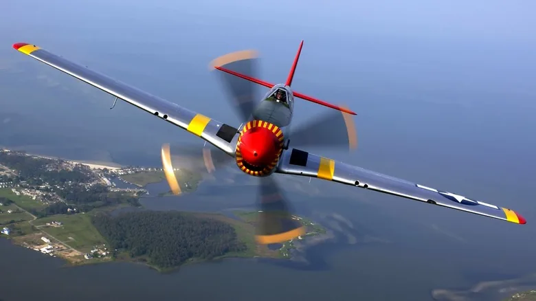 هواپیمای جنگنده P-51 موستانگ آمریکای شمالی