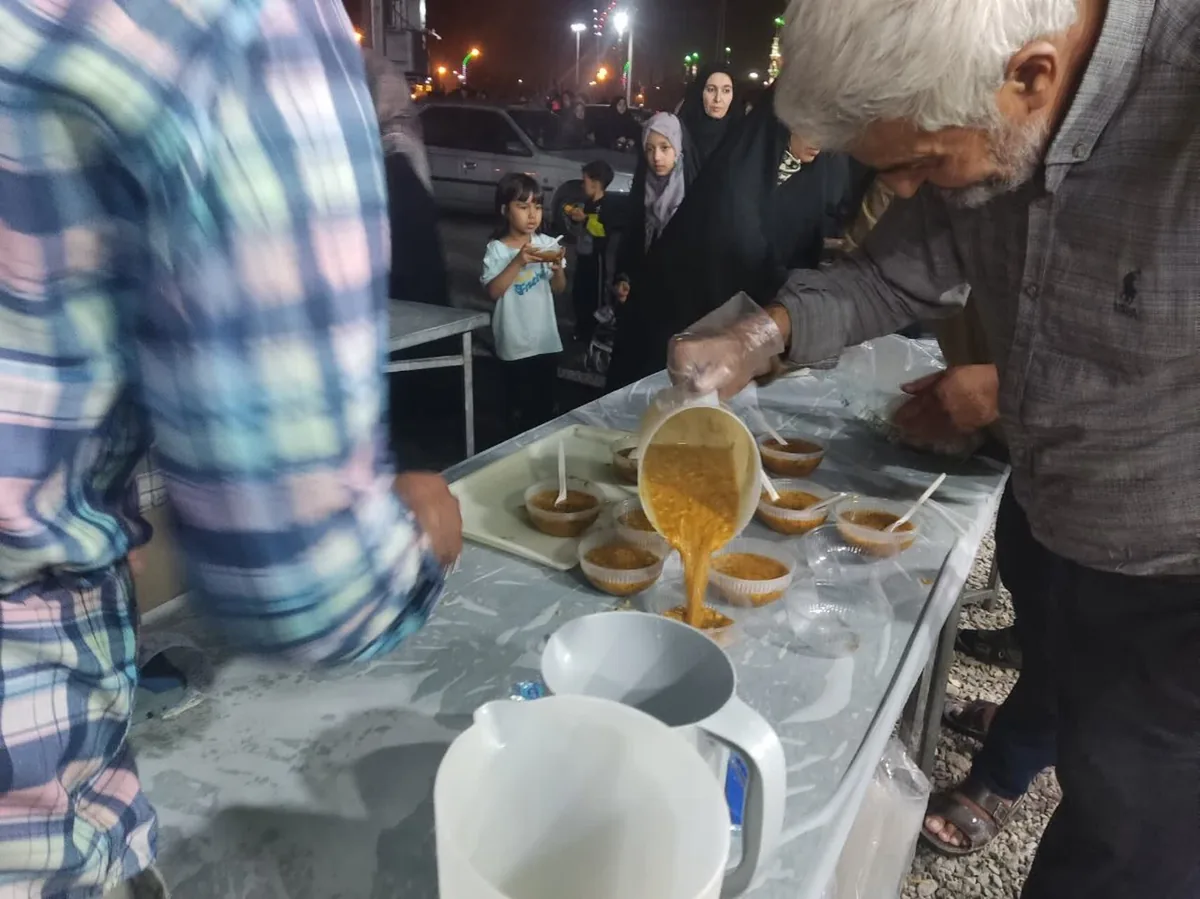 برپایی ایستگاه صلواتی در قم به مناسبت ولادت حضرت زینب (س)