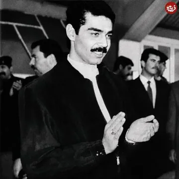 عدی، پسر صدام در حاشیه یک جلسه امنیتی؛ دهه ۷۰ / عکس