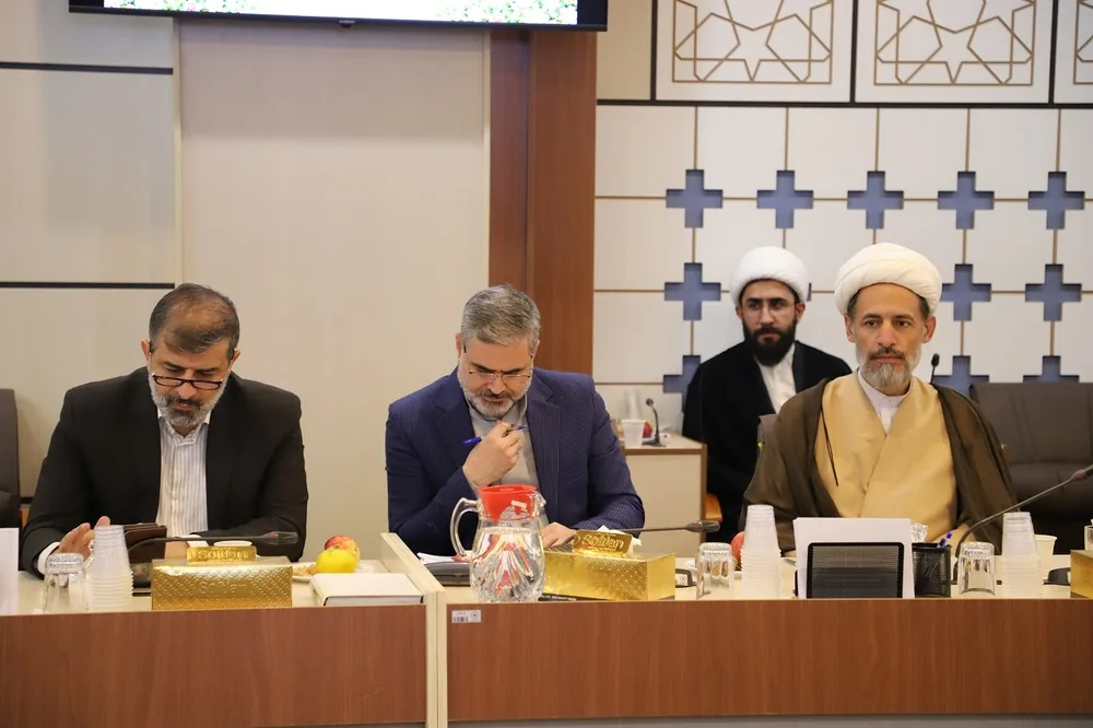 نشست هم‌اندیشی مدیر حوزه‌های علمیه خواهران با استعدادهای برتر برگزار شد
