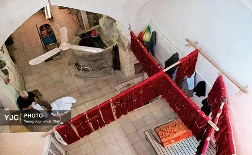 هنر اصیل رنگرزی سنتی قم در قاب تصویر