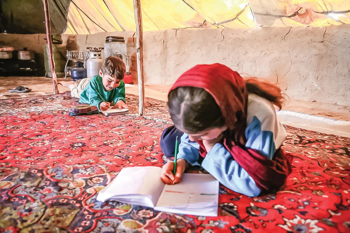 سایه بیعدالتی آموزشی زیر چادر مدارس عشایری سنگینی میکند/ سهم کوچک کودکان کوچنشین