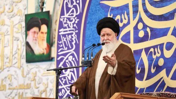 علمالهدی: آمریکا در جنگ با ایران گیر کرده است
