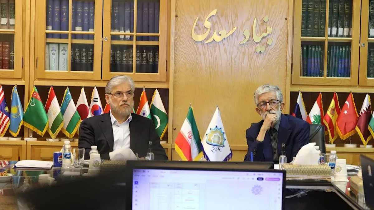 وزیر علوم: آموزش زبان فارسی، زمینهساز صلح و همزیستی میان ملتهاست