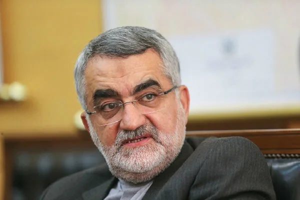 بروجردی: ترامپ از «مادر بمبها» استفاده کند،«پدر موشکها» را به میدان میآوریم/ خواهند دید ورود به خطوط قرمز ایران چه بهایی برایشان خواهد داشت