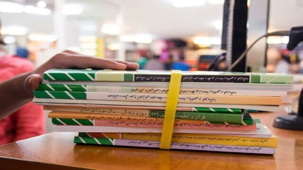 گلایه دانش آموزان ازنا از کمبود کتابهای درسی