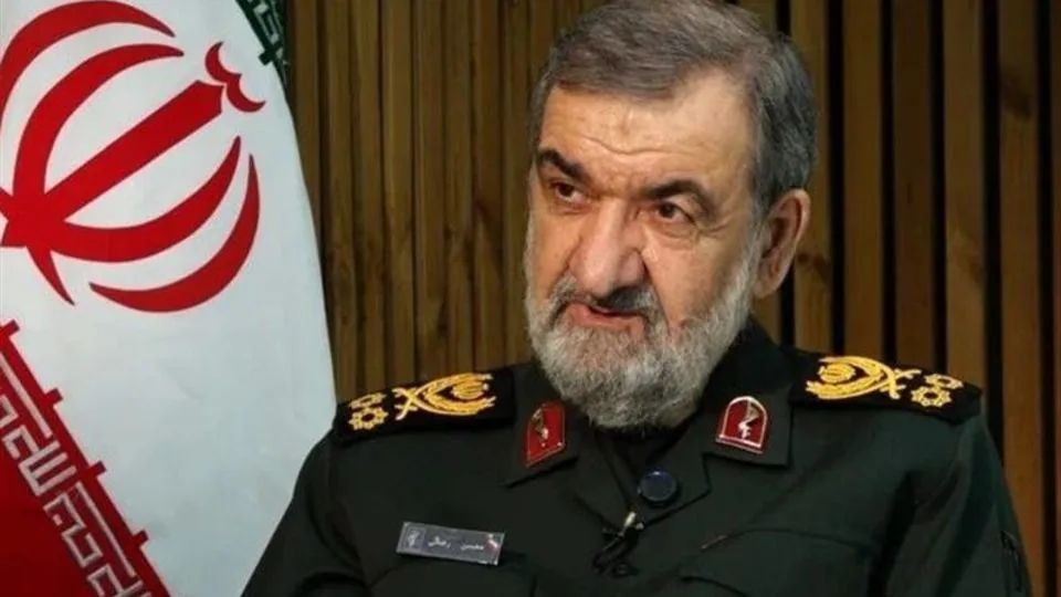 تاکید سرلشکر رضایی بر اشراف کامل رهبر معظم انقلاب بر مسائل مختلف