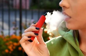 به آمار رسمی صفرشدن مصرف ویپ در مدارس توجه نکنید / مشاهدات میدانی چیز دیگری می گوید